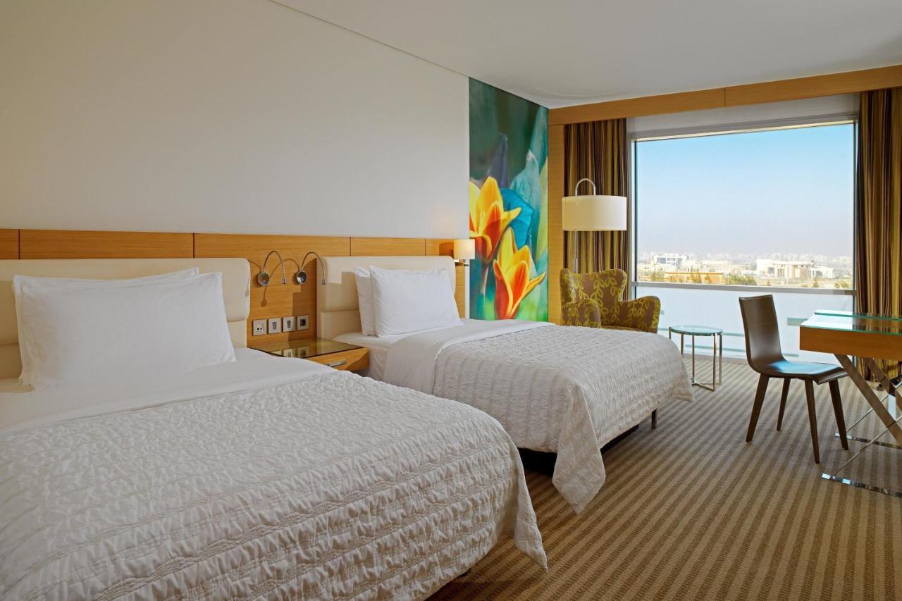 Club Zimmer mit 2 Queensize-Betten – Club-Etage