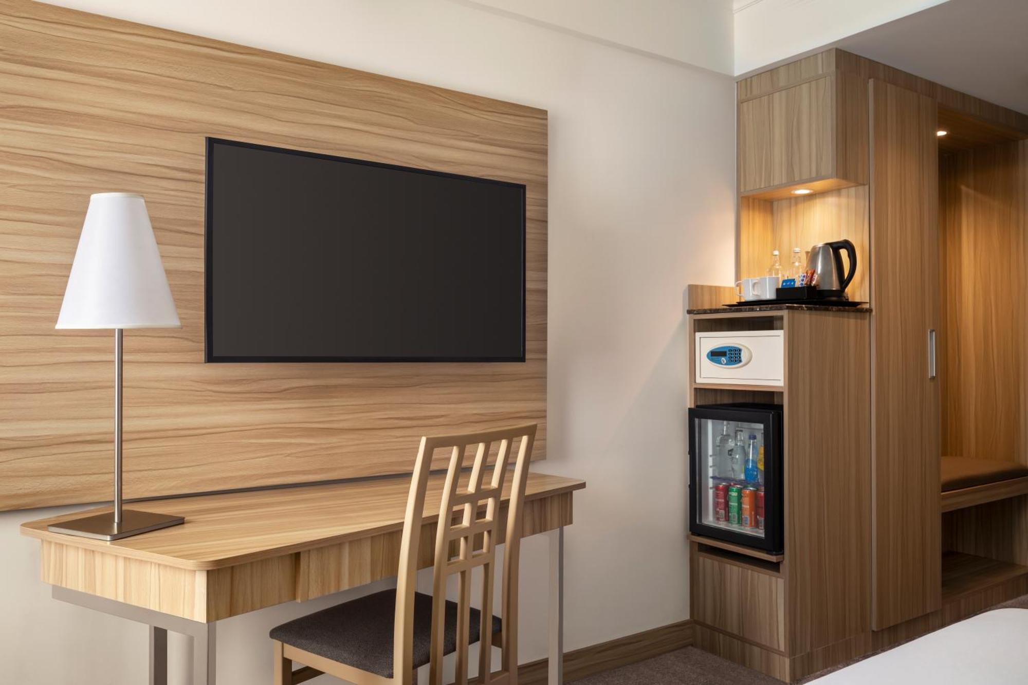 Chambre Lits Jumeaux Supérieure avec Vue sur la Piscine