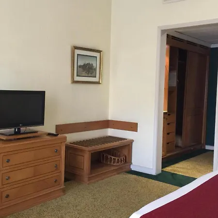 Amarante Pyramids Bed Room-2